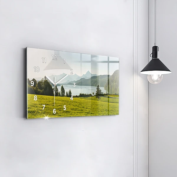 Horizontale Uhr mit motiv Berge und Felder