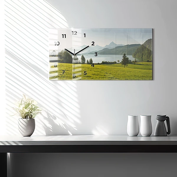 Horizontale Uhr mit motiv Berge und Felder