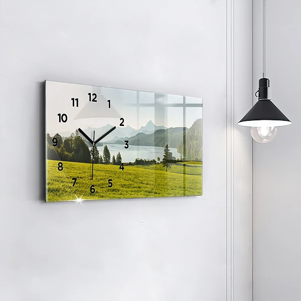 Horizontale Uhr mit motiv Berge und Felder