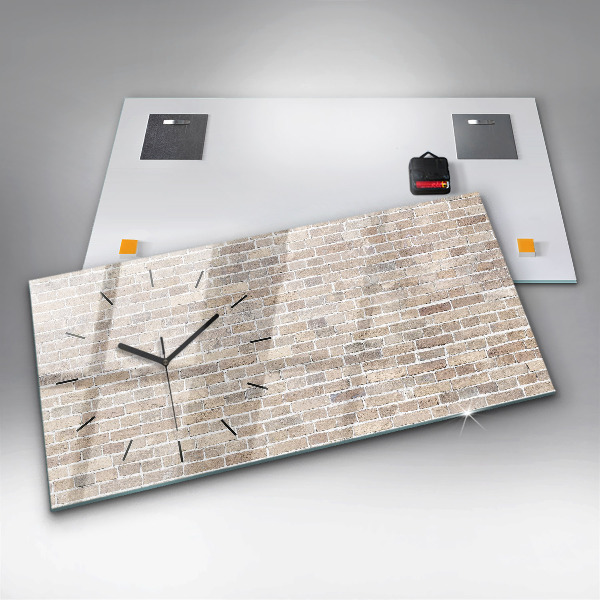 Horizontale Uhr Backsteinmauer