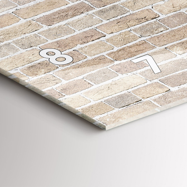 Horizontale Uhr Backsteinmauer