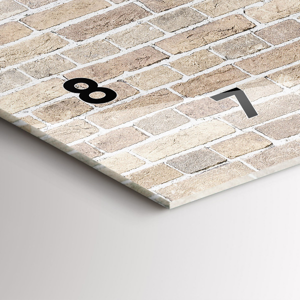 Horizontale Uhr Backsteinmauer