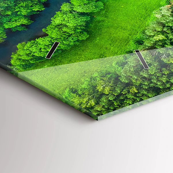 Horizontale Uhr Fluss im Wald