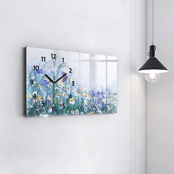 Horizontale Uhr mit motiv Schmetterling auf einer Wiese