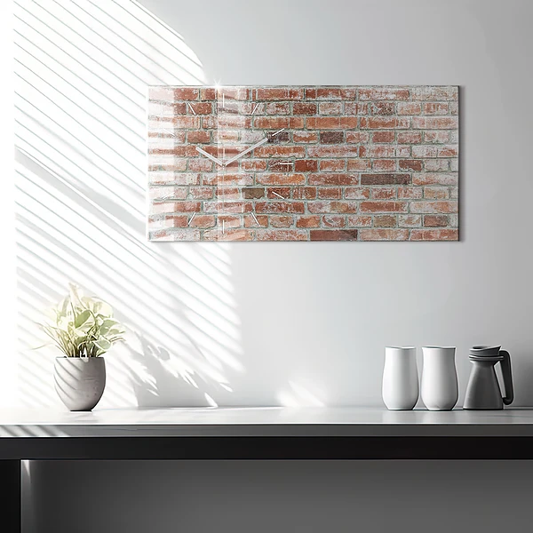 Horizontale Uhr mit motiv Backsteinmauer