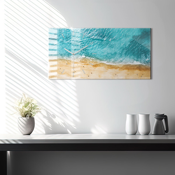 Horizontale Uhr Menschen am Meeresstrand