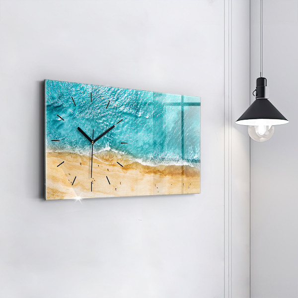 Horizontale Uhr Menschen am Meeresstrand