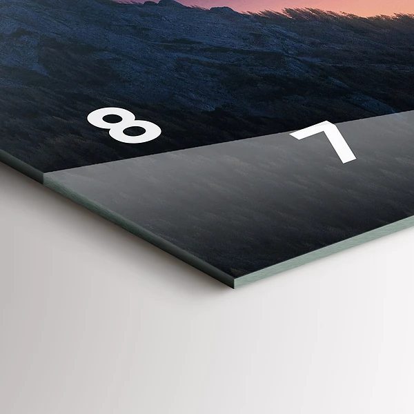 Horizontale Uhr Bergspitzen Landschaft