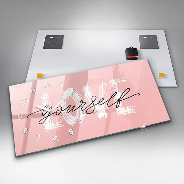 Horizontale Uhr mit motiv Liebe dich selbst Inschrift