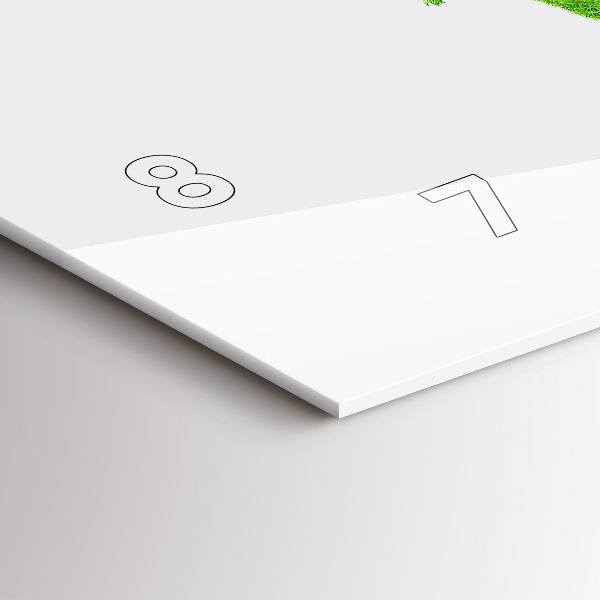 Horizontale Uhr Karte mit grünem Gras