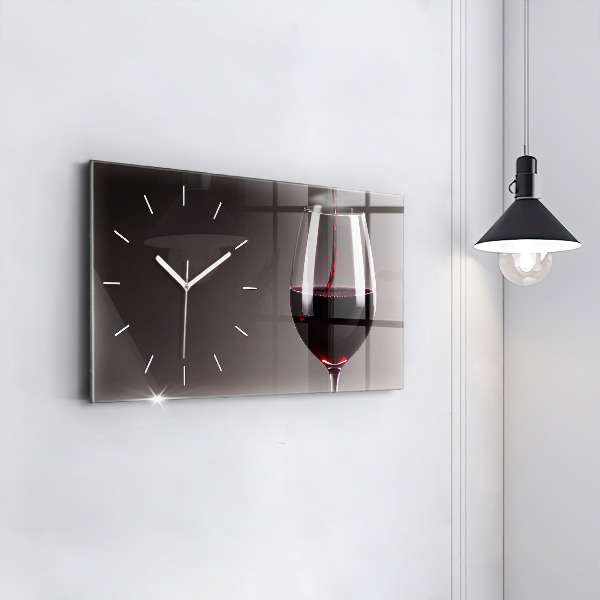 Horizontale Uhr Lampe mit Rotwein