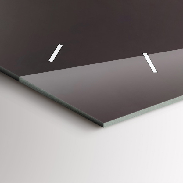 Horizontale Uhr Lampe mit Rotwein