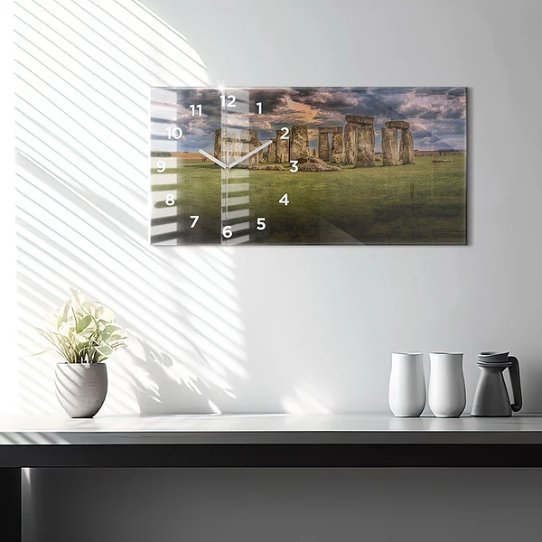 Horizontale Uhr Stonehenge Nimbostratus