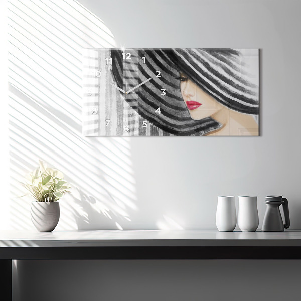 Horizontale Uhr mit motiv Frau in Schwarz und Weiß