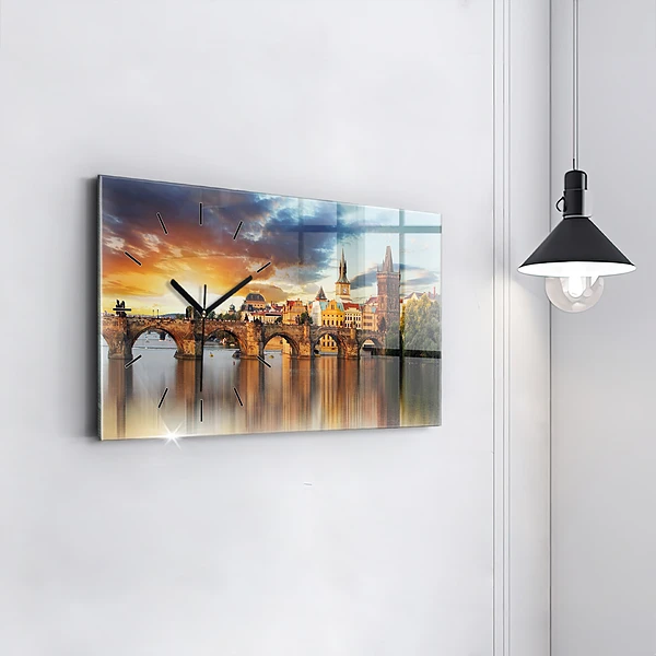 Horizontale Uhr mit motiv Panorama über einen Fluss