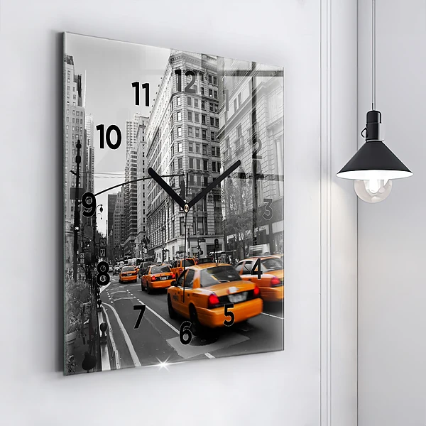 Wanduhr modern quadratisch Manhattan und Taxis