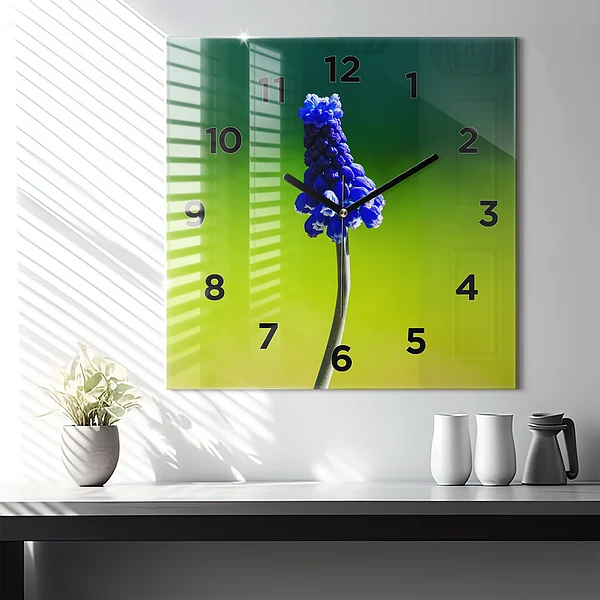 Wanduhr modern quadratisch Blaue Blumen