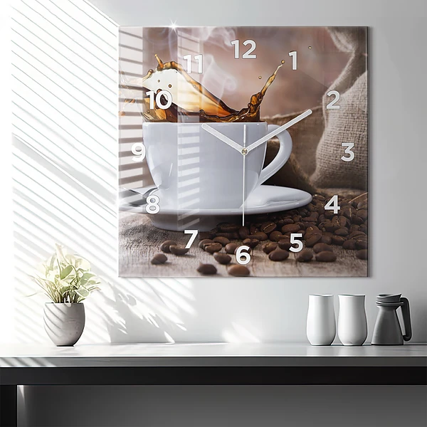 Wanduhr quadratisch Eine Tasse Kaffee