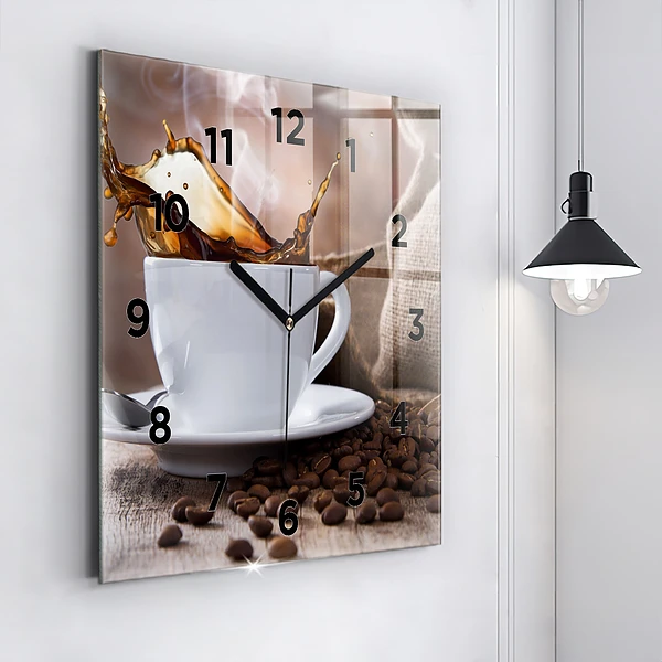 Wanduhr quadratisch Eine Tasse Kaffee