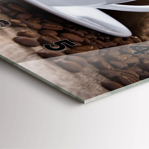 Wanduhr quadratisch Eine Tasse Kaffee