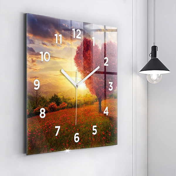 Wanduhr quadratisch mit motiv Liebesherz Baum