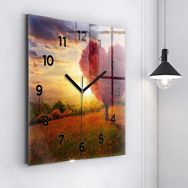 Wanduhr quadratisch mit motiv Liebesherz Baum