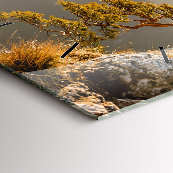 Wanduhr modern quadratisch Baum in den Bergen