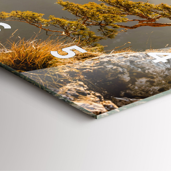 Wanduhr modern quadratisch Baum in den Bergen