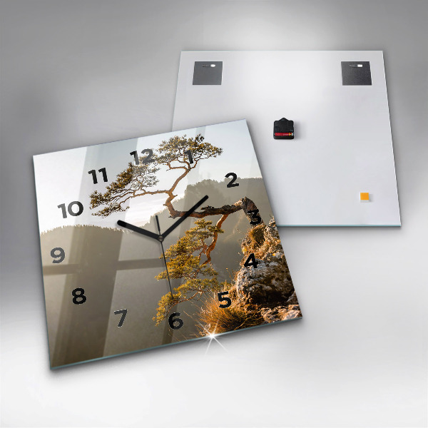 Wanduhr modern quadratisch Baum in den Bergen