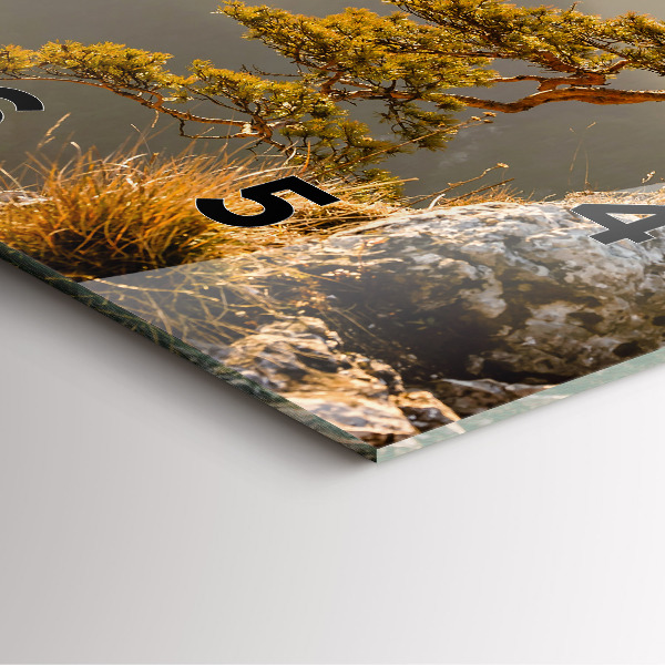 Wanduhr modern quadratisch Baum in den Bergen