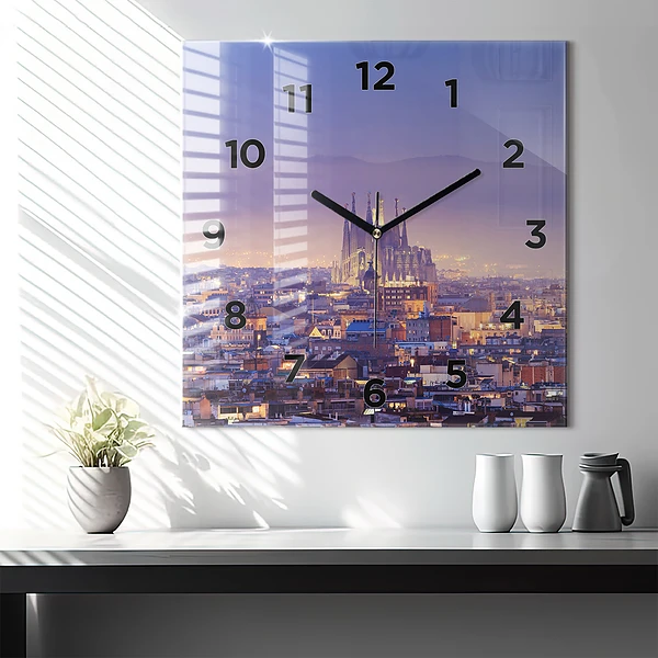 Wanduhr modern quadratisch Ansicht von Barcelona