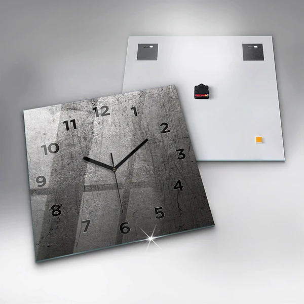 Wanduhr modern quadratisch Metallwand