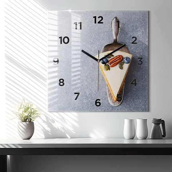 Wanduhr quadratisch mit motiv Ein Stück Kuchen