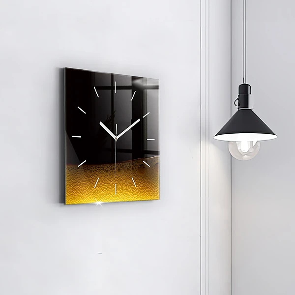 Wanduhr modern quadratisch Orangensaft