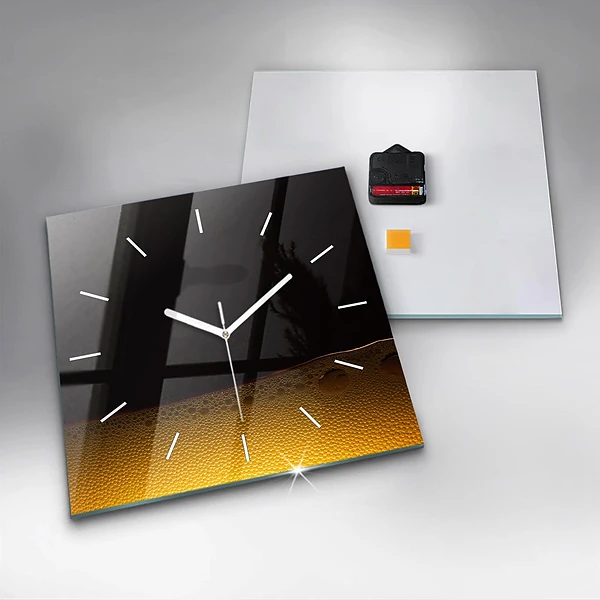 Wanduhr modern quadratisch Orangensaft