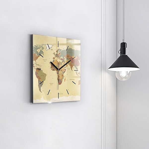 Wanduhr quadratisch mit motiv Weltkarte im Vintage-Stil