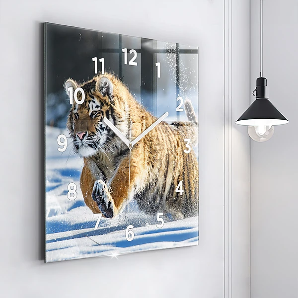 Wanduhr quadratisch Mutiger Schritt vorwärts