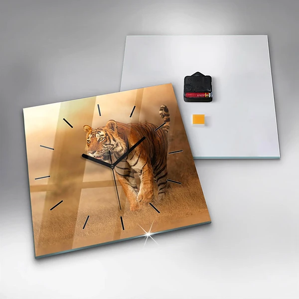 Wanduhr quadratisch mit motiv Tiger jagen
