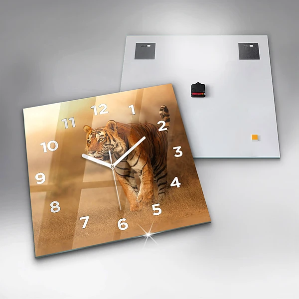 Wanduhr quadratisch mit motiv Tiger jagen