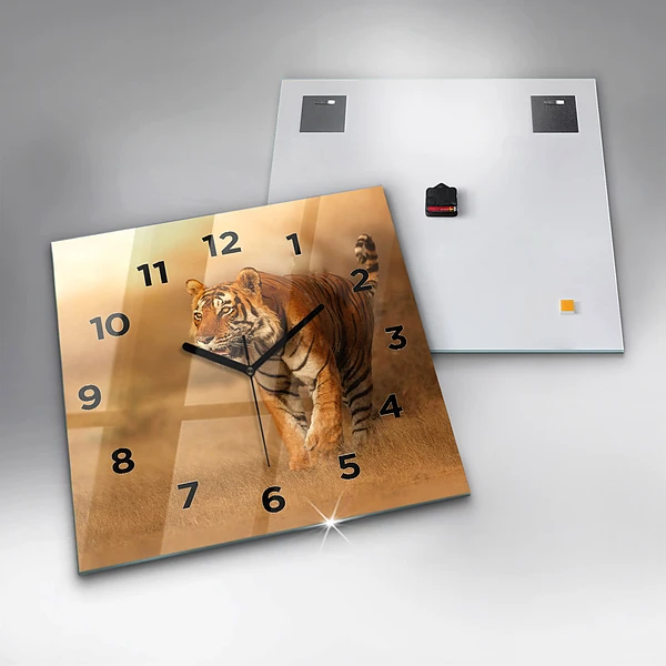 Wanduhr quadratisch mit motiv Tiger jagen