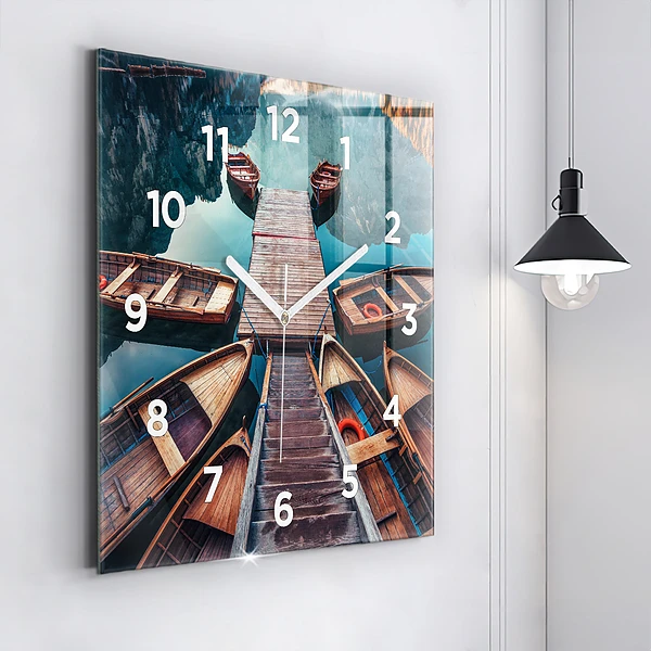 Wanduhr modern quadratisch Plattform und See