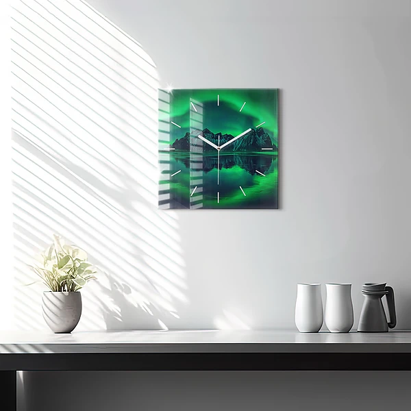 Wanduhr modern quadratisch Aurora borealis