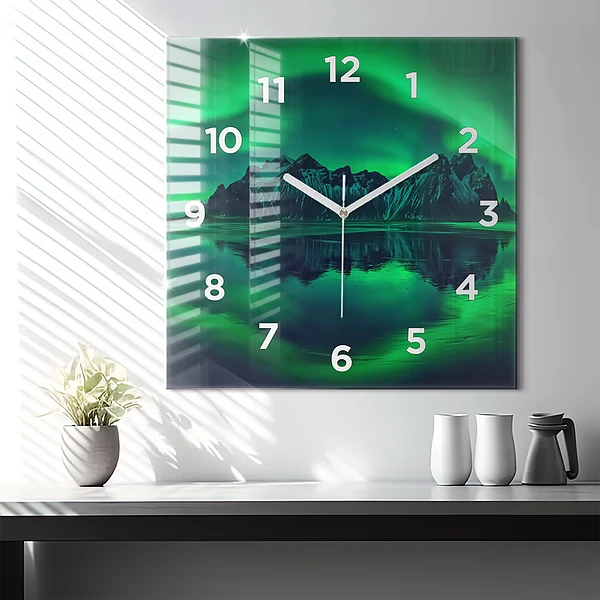 Wanduhr modern quadratisch Aurora borealis