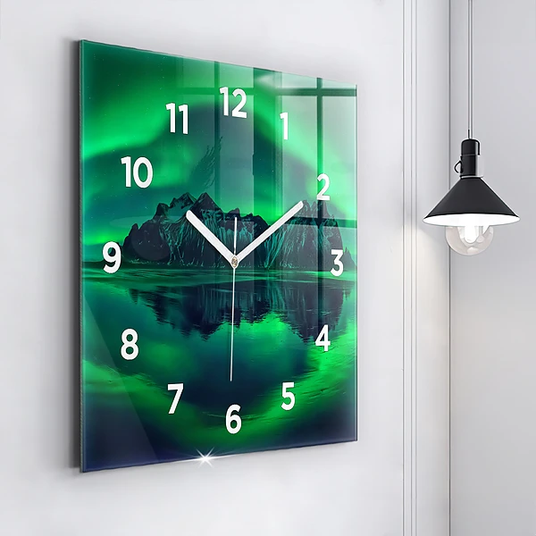 Wanduhr modern quadratisch Aurora borealis