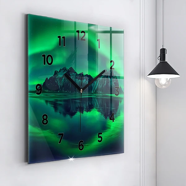 Wanduhr modern quadratisch Aurora borealis