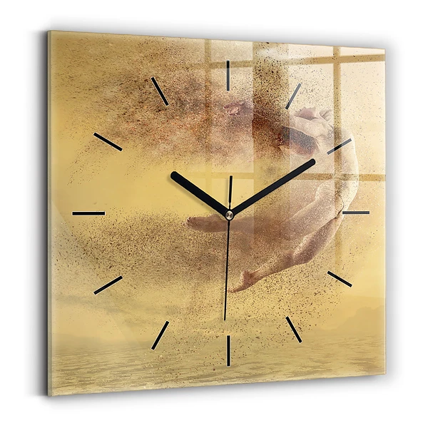 Wanduhr modern quadratisch Frau in Figur