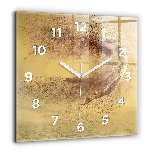 Wanduhr modern quadratisch Frau in Figur