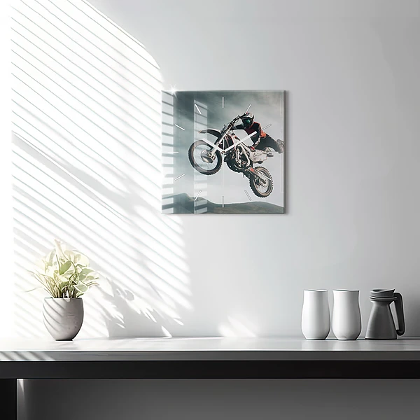Wanduhr modern quadratisch Motorrad im Adrenalin-Stil