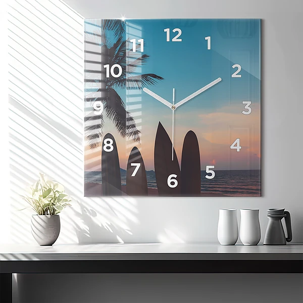 Wanduhr quadratisch mit motiv Surfen am Strand