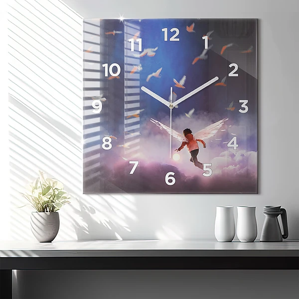 Wanduhr quadratisch mit motiv Junge mit Flügeln